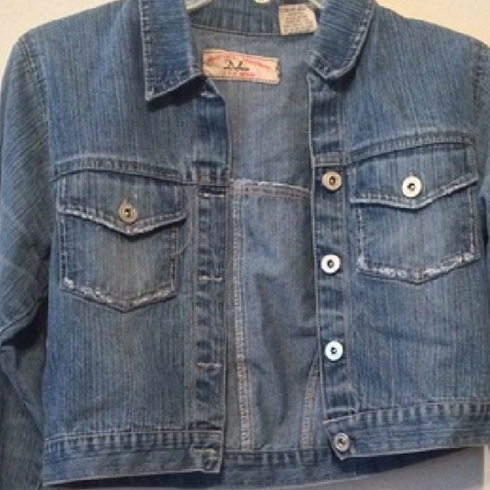 Defuze cropped demin jacket.